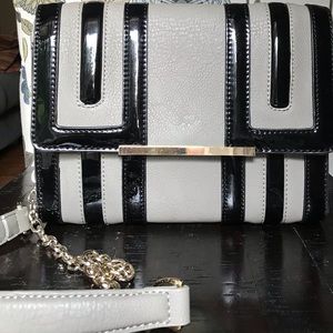 ✨ Women Shoulder Bag with Metal Chain Strap